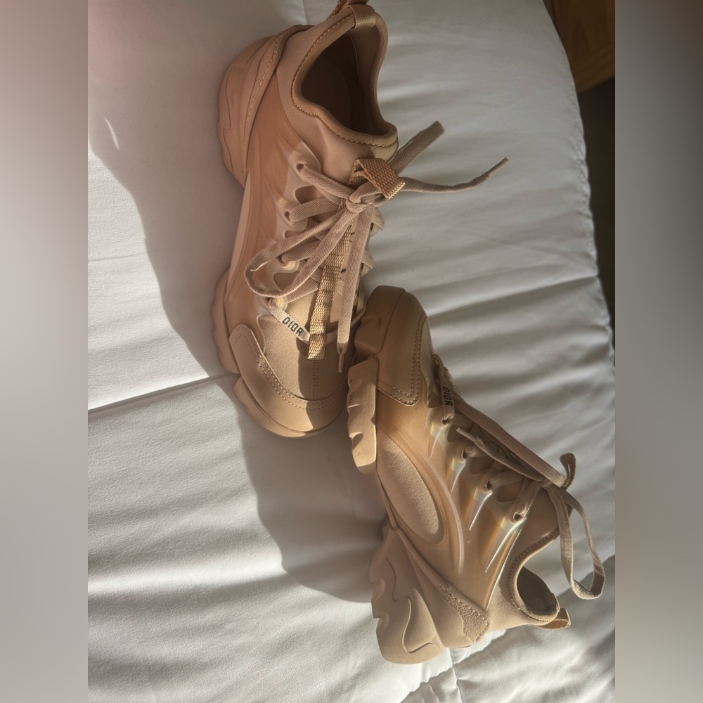 Dior sneakers size 35